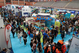 Stand del Centro de Magisterio María Inmaculada. Jornada de Puertas Abiertas de la Universidad de Málaga. Complejo Polideportivo Universitario. Marzo de 2022