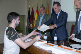 Entrega de uno de los premios del VIII Reto Gestalentum. Facultad de Ciencias Económicas y Empresariales. Junio de 2018