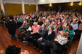 Público asistente a la conferencia de Miguel Ríos "La música como testimonio de la Transición" del ciclo "Historia, documentos y sociedad". Edificio del Rectorado. Abril de 2019