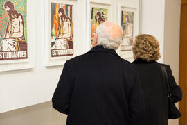 Inauguración de la exposición "Visitación del Coronado de Espinas ante el arte de vanguardia" por Eugenio Chicano. Casa Hermandad de la Cofradía. Noviembre de 2013