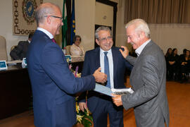 Entrega de galardón a Francisco Javier Villuendas Morales. Celebración de San Lucas. Facultad de Medicina. Noviembre de 2019