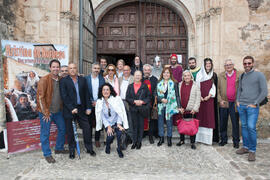 Foto de grupo tras el estreno del documental "Kristina, princesa de Noruega". Covarrubias, Burgos. Octubre de 2015