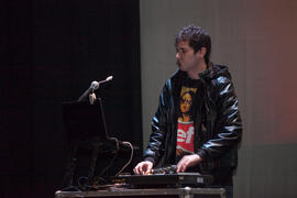 DJ Fido. Ensayos para la Gala Inaugural de la XXIV edición de Fancine de la Universidad de Málaga. Teatro Cervantes. Noviembre de 2014