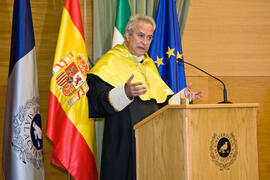 Imposición de la Medalla de Oro de la Universidad de Málaga a D. Antonio Díez de los Ríos. Rectorado. Junio de 2010