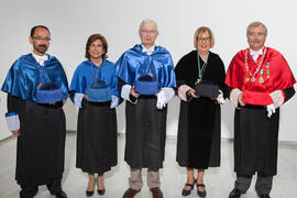 Retrato de grupo tras la investidura como Doctor "Honoris Causa" de Jean-Marie Lehn por la Facultad de Ciencias de la Universidad de Málaga. Edificio del Rectorado. Junio 2015