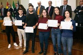 Entrega de diplomas a los mejores expedientes. III Encuentro "10Graduadxs10". Facultad de Ciencias Económicas y Empresariales. Noviembre de 2019