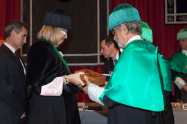 Investidura como Doctor "Honoris Causa" de D. Humberto Maturana Romesín y D. José Gimeno Sacristán por la Universidad de Málaga. Facultad de Derecho. Noviembre de 2010