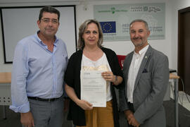 Entrega de diploma. Curso "Patrimonio y Turismo Cultural". Cursos de Verano de la Universidad de Málaga. Vélez Málaga. Julio de 2018