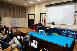 Aitor Sánchez y Susana Escudero en el coloquio "Dialogando para desmontar mitos sobre nutrición". Facultad de Medicina. Marzo de 2017