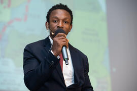 "Dialogando" con Ousman Umar. Facultad de Estudios Sociales y del Trabajo. Marzo de 2020