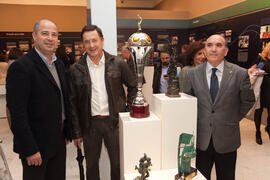Inauguración de la exposición "UMA 40 años compartiendo futuro". Rectorado. Noviembre de 2012